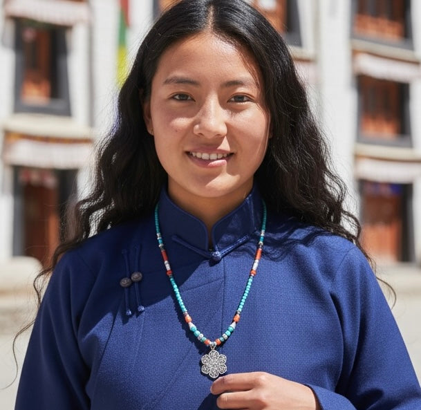 Collana tibetana con turchese a fiori di lotto