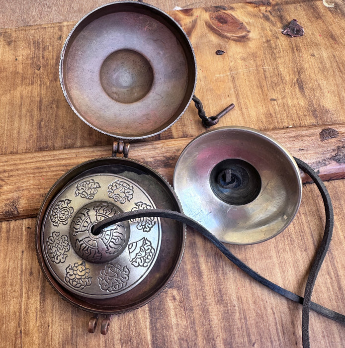 Cimbali tibetani con 8 simboli tibetani