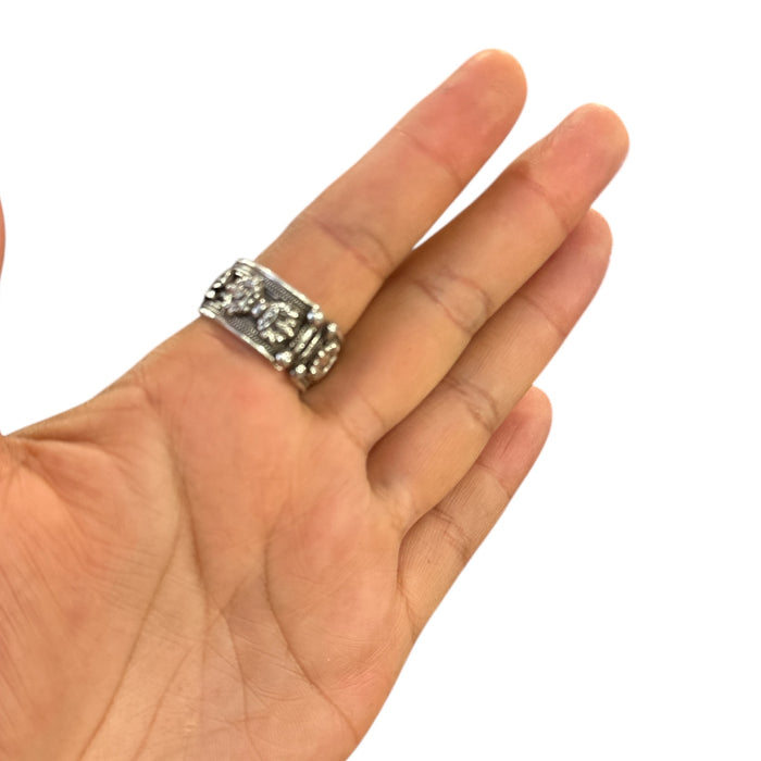 Anello con Om mani pedme hum ( L)