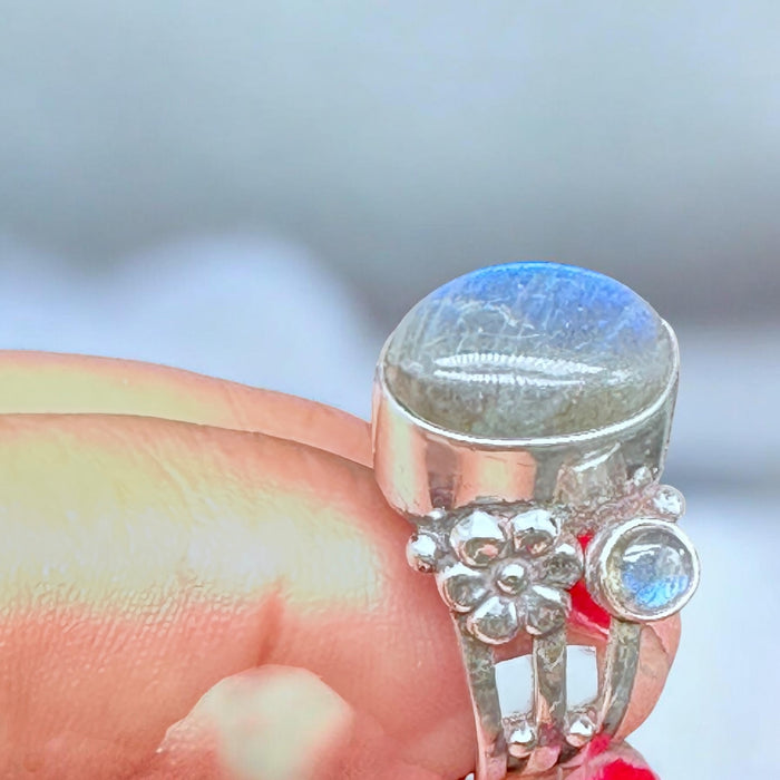 Tibetan ring with labradorite stone