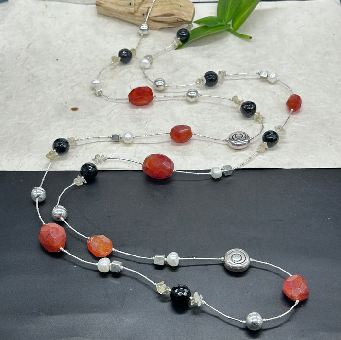 Tibetan necklace with carnelian and 925 silver