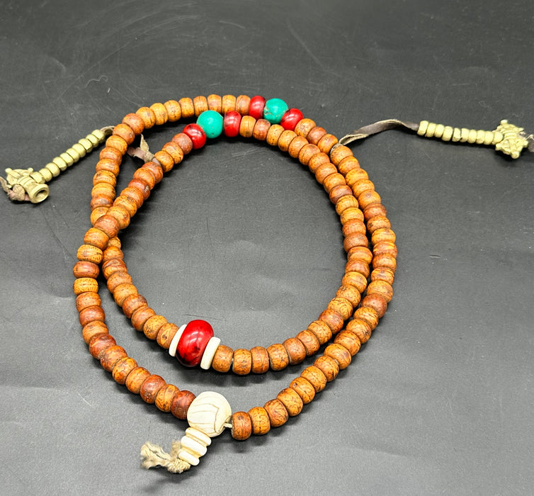 Mala antica con Bodhichita e conchiglia