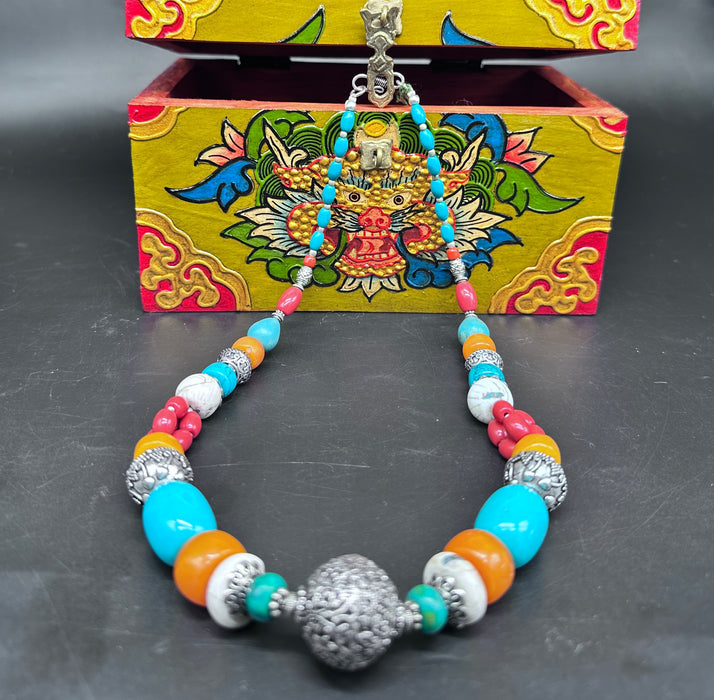 Collana tibetana con vari Pietri