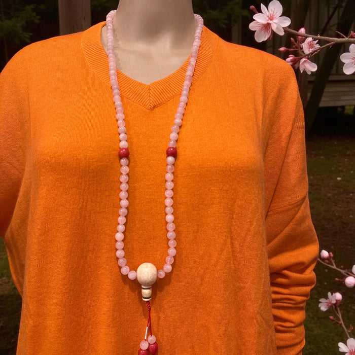 Mala in quarzo rosa e corallo di bambù