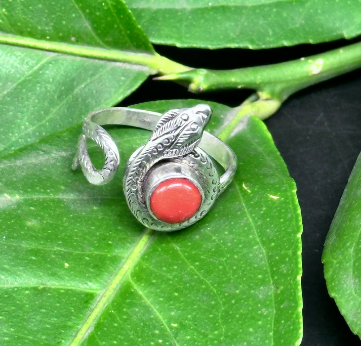 Anello naga  con Corallo