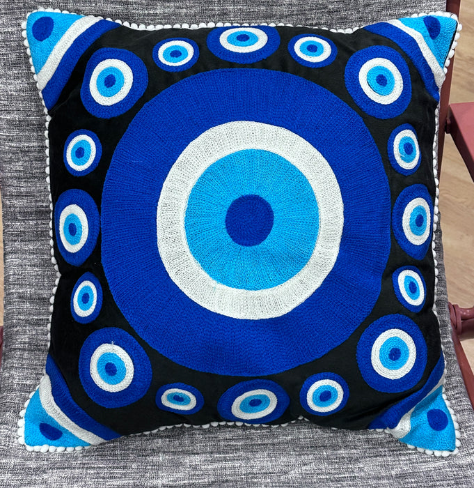 Cuscino con Nazar ricamato