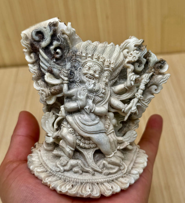 Mahakala a sei braccia inciso a mano