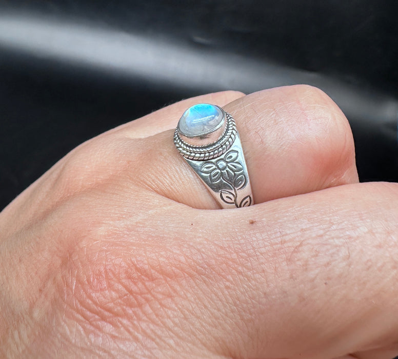 Anello con pietra di luna