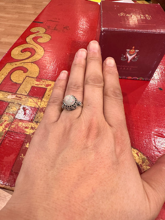 Anello con opale