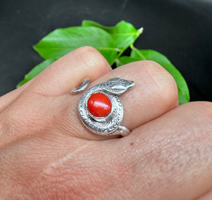 Anello naga  con Corallo