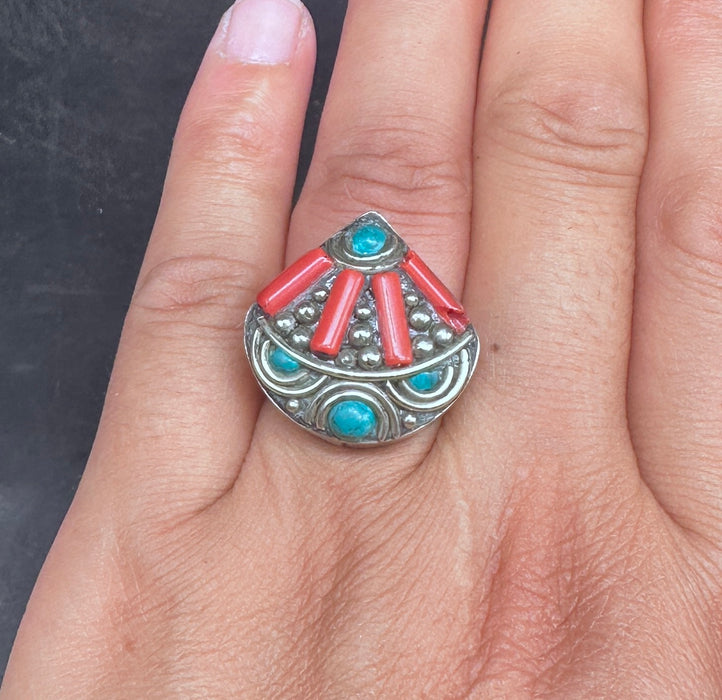 Anello tibetano con vari Pietri