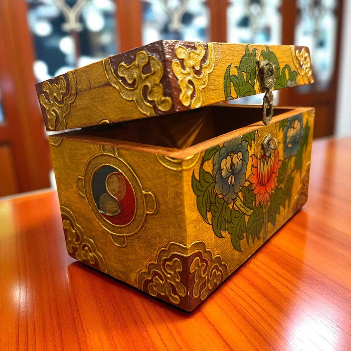 Scatola di legno a fiori di lotto