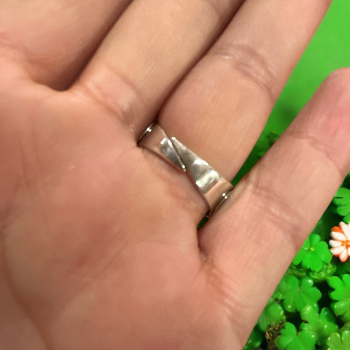 Anello con radici di rubino