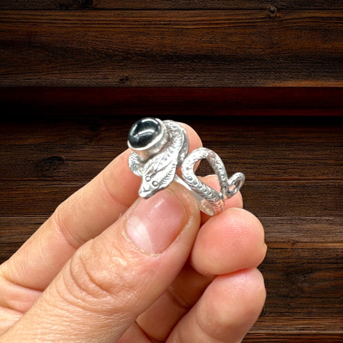 Anello serpente con onice