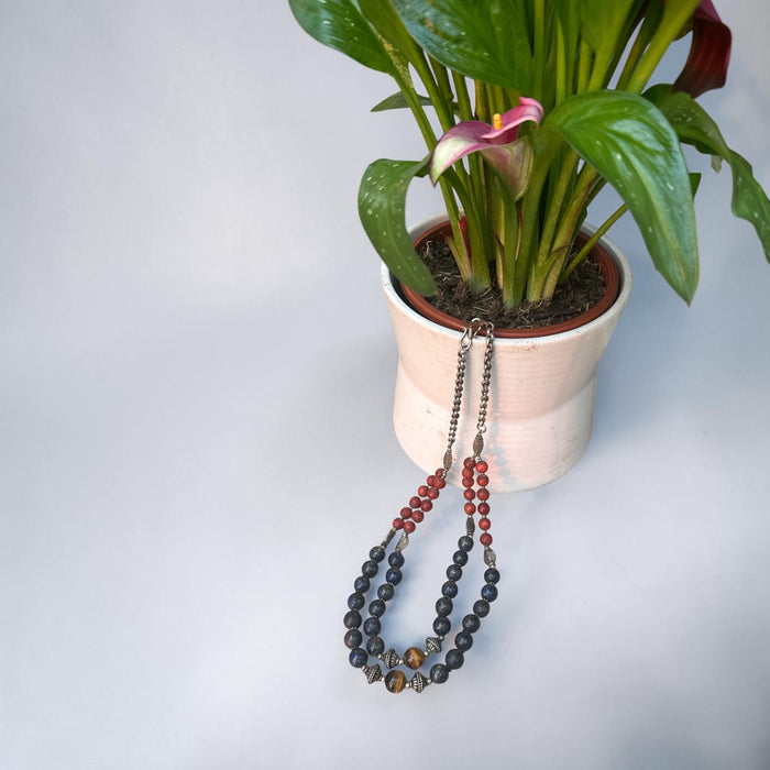 Collana nepalese con lapislazzuli, occhio di tigre e diaspro
