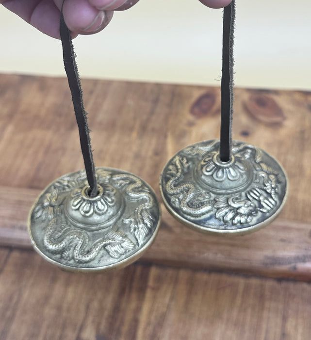 Cimbali Tibetani Con Simboli Di Dragone