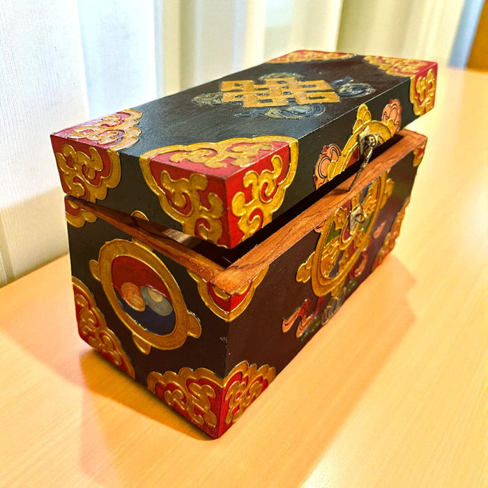 Dharmachakra trunk