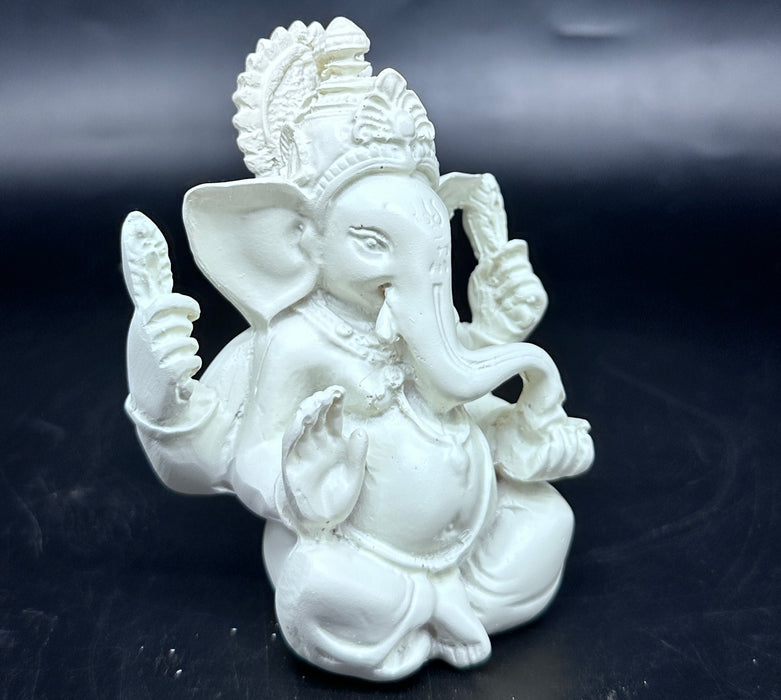 Statua di Ganesh bianco