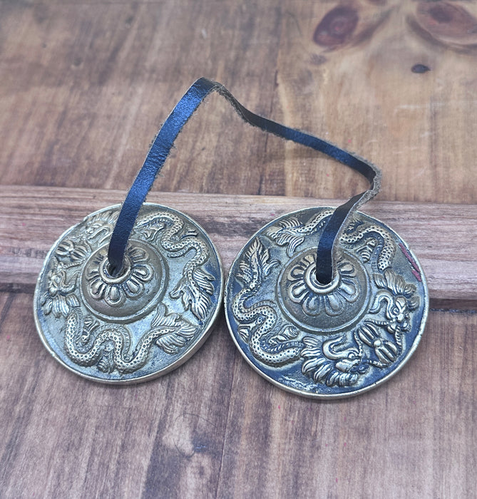 Cimbali Tibetani Con Simboli Di Dragone