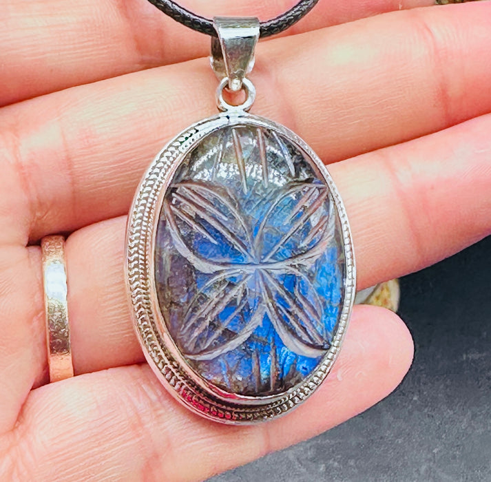 Ciondolo di labradorite
