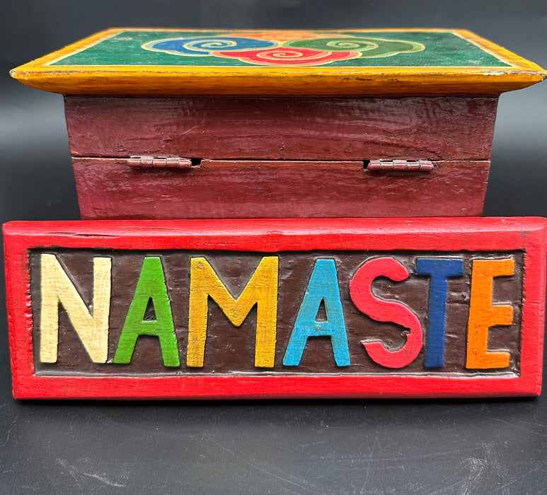 Namaste in Legno