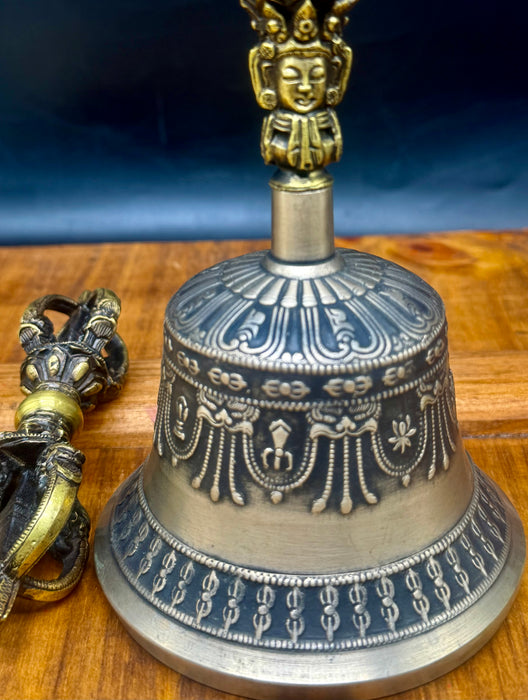 Set rituale tibetano di campana e vajra