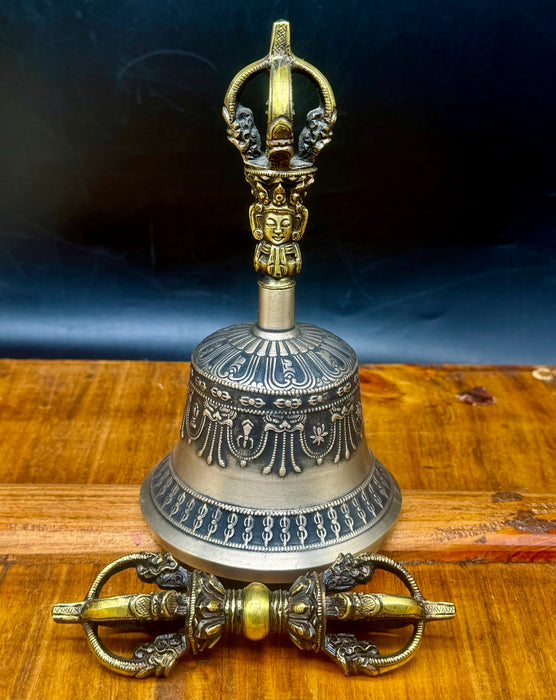 Set rituale tibetano di campana e vajra