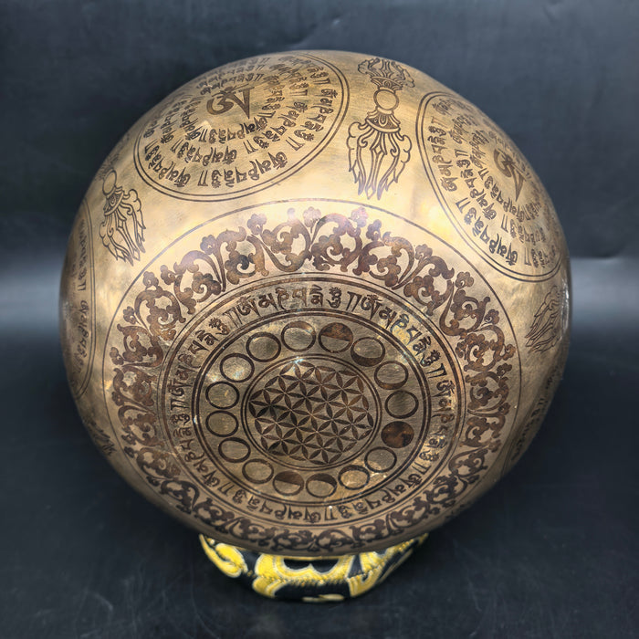 Tibetan Singing Bowl with Compassion Buddha Mantra