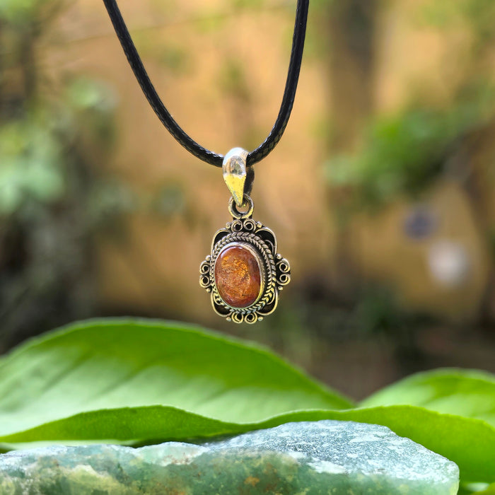 Ciondolo in argento con pietra della sole