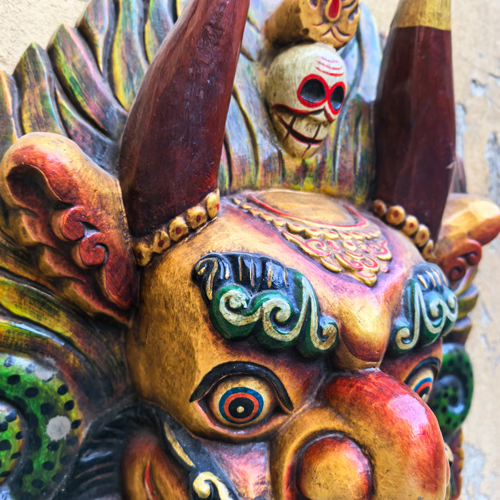 Maschera di Garuda in legno