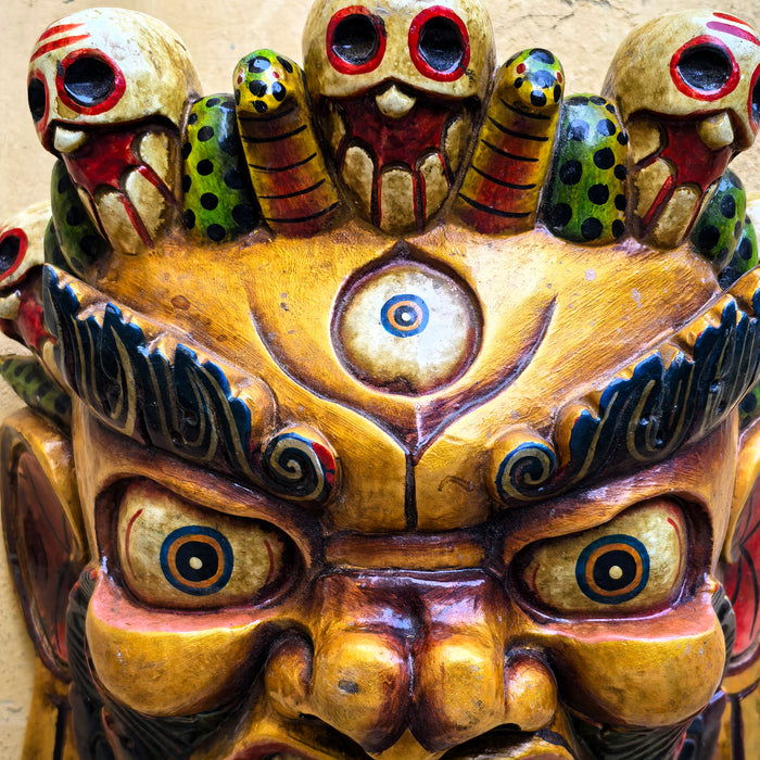 Maschera di Mahākāla Gialla in Legno | Arte Rituale Tibetana | Tibet Shop Milano