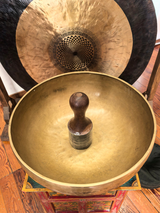 Campana tibetana gigante per trattamenti sonori e meditazione