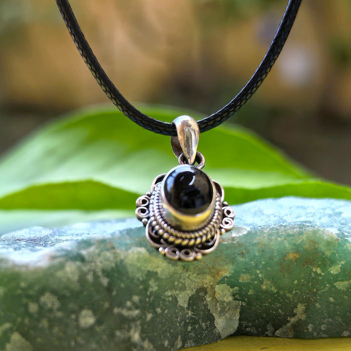 Ciondolo in argento con pietra Tormalina nera