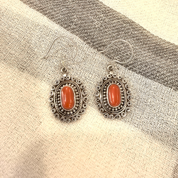 Orecchini con corallo tibetano