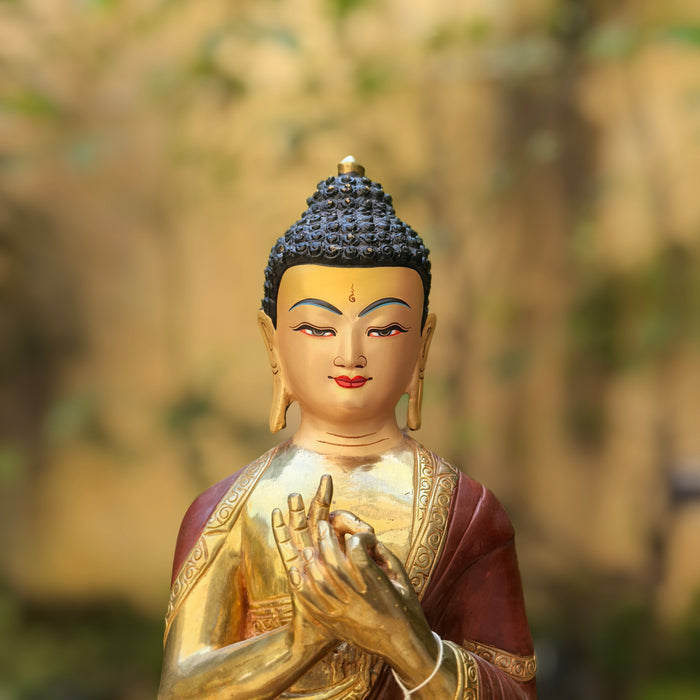 Buddha Vairocana Tibetano – Statua Dorata Fatta a Mano in Nepal