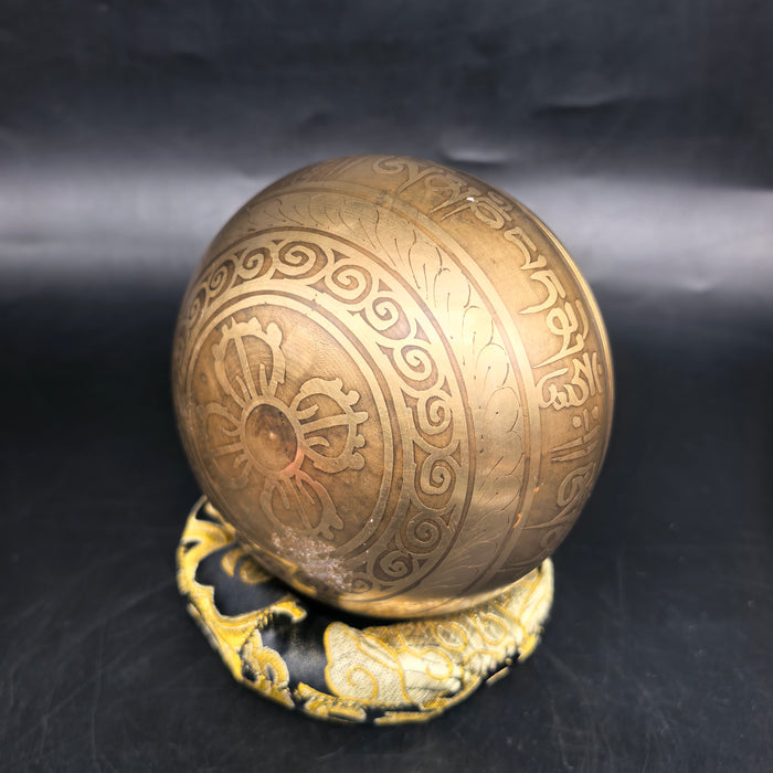 Third eye Tibetan singing bowl