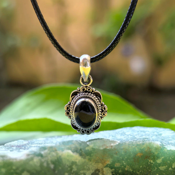 Ciondolo in argento con pietra Tormalina nera