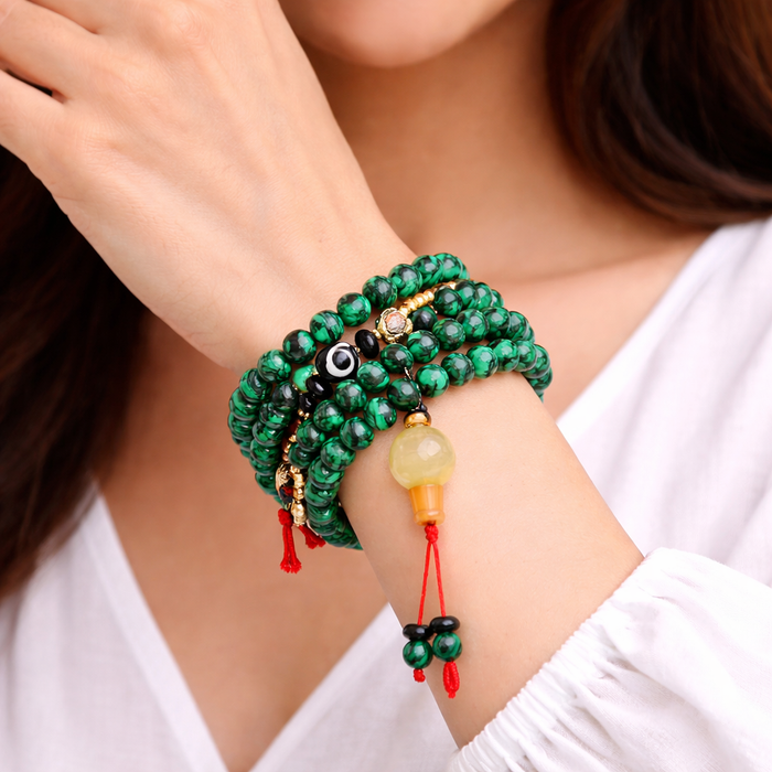 Mala Tibetana in Malachite