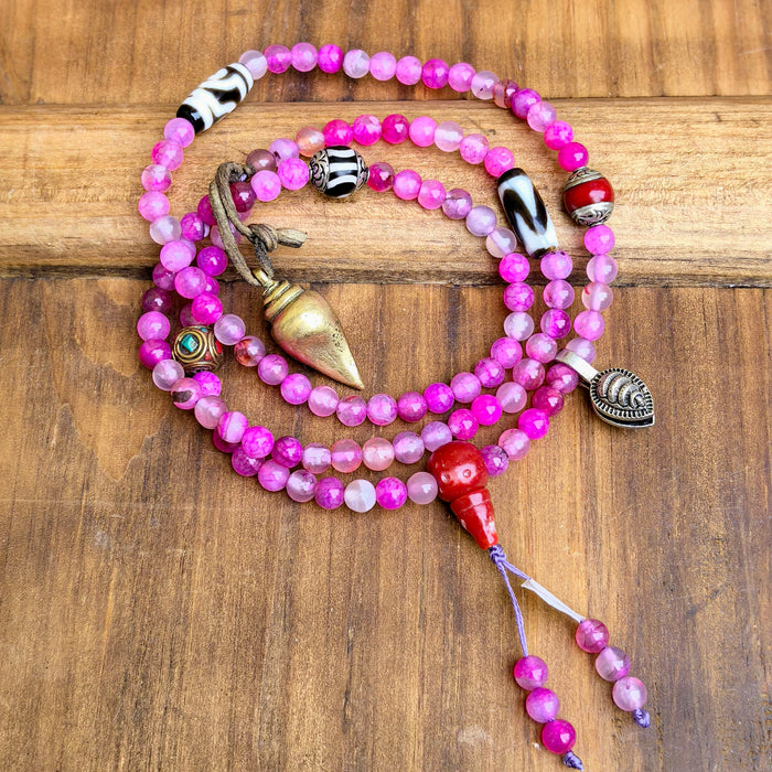 Mala in Agata Tinta e dzi Tibetana