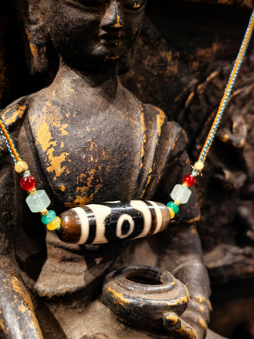 Dzi tibetano a tre occhi - ricchezza, prosperità, longevità