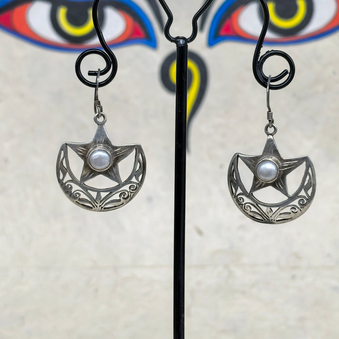 Orecchini in argento con madre perla