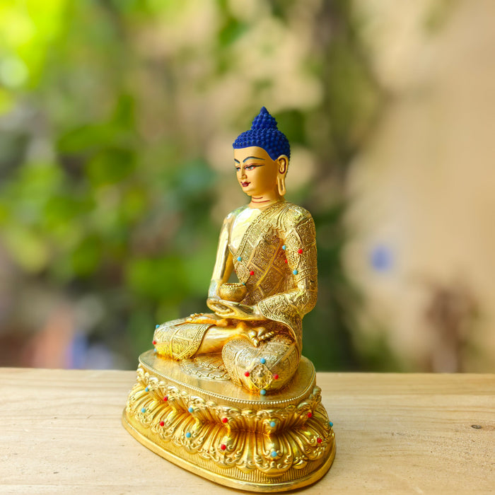 Buddha Amitabha in dorato