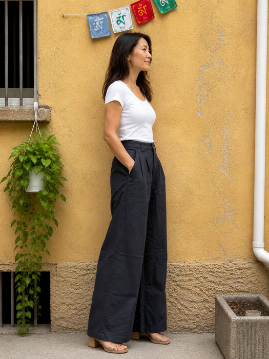 Pantalone chiusura bottone e cerniera frontale, elastico vita