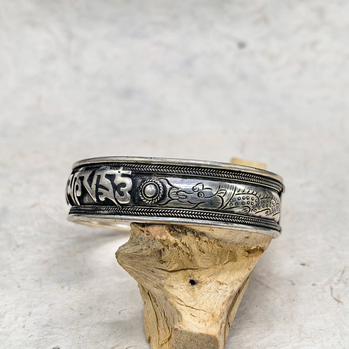Bracciale di Rame Argentato con Mantra Om Mani Padme Hum