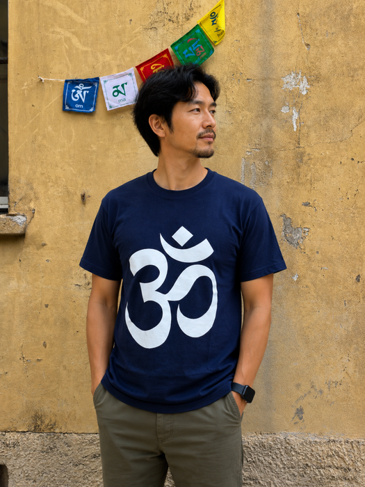 T-shirt Uomo con Simbolo OM – Cotone Morbido, Tradizione Tibetana | Tibet Shop Milano