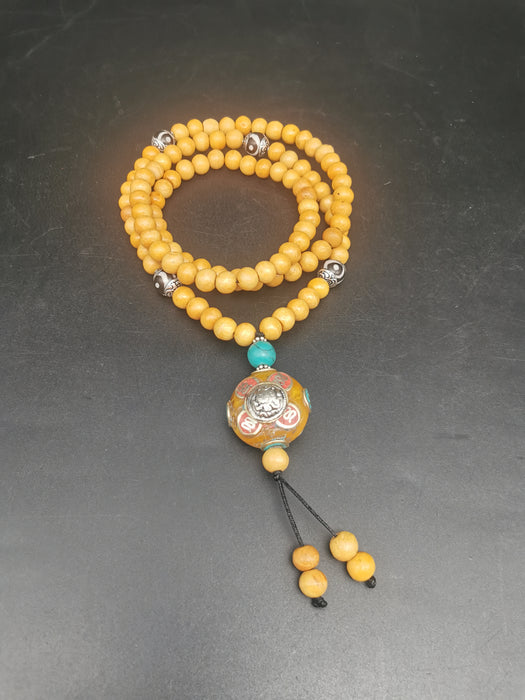 Collana mala con sandalo e pietre di Luna