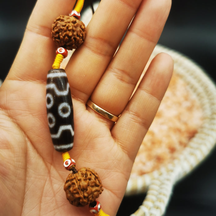collana tibetana con 7occhi  dzi e rudra