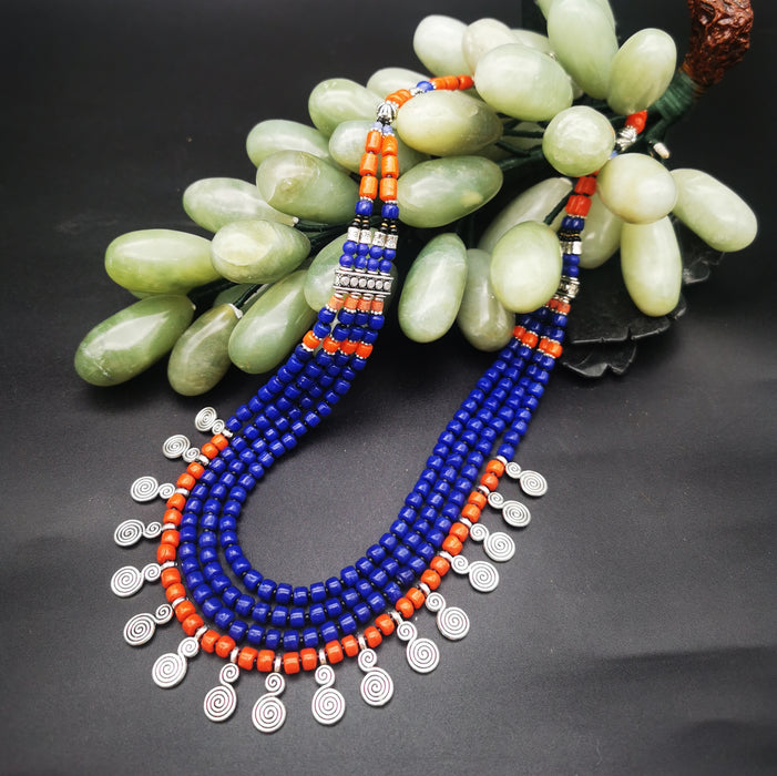 collana tibetana con lapislazzuli,corallo di bamboo e argento indiano